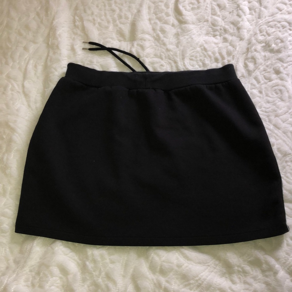 H&M athletic skirt - Picture 2 of 3